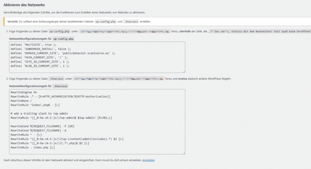 Screenshot der WordPress-Netzwerk-Aktivierungsseite mit einem gelben Warnhinweis zur Sicherung von wp-config.php und .htaccess; darunter Schritt 1 mit einem Codeblock für wp-config.php (Definition von MULTISITE true, SUBDOMAIN_INSTALL false, DOMAIN_CURRENT_SITE publicbehavior.scan2serve.eu, PATH_CURRENT_SITE /, SITE_ID_CURRENT_SITE 1, BLOG_ID_CURRENT_SITE 1) und Schritt 2 mit einem .htaccess-Codeblock (RewriteEngine On, RewriteRules und RewriteConds) zur Einrichtung von WordPress Multisite.